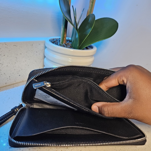 CoachDempsey Large Phone Wallet With Houndstooth Print  brand new with tags - Picture 9 of 10